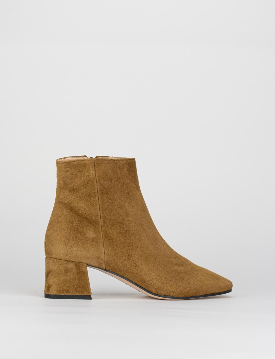 Botines de tacón alto tacón 5 cm marrón ante