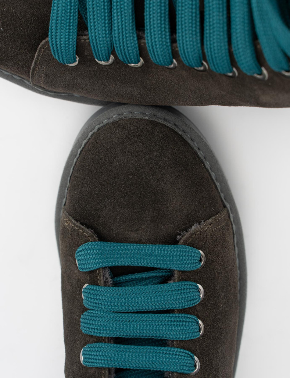 Zapatillas deportivas gris ante