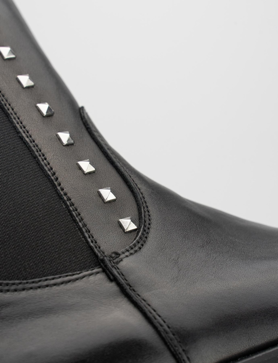 Botas de tacón bajo tacón 2 cm negro cuero