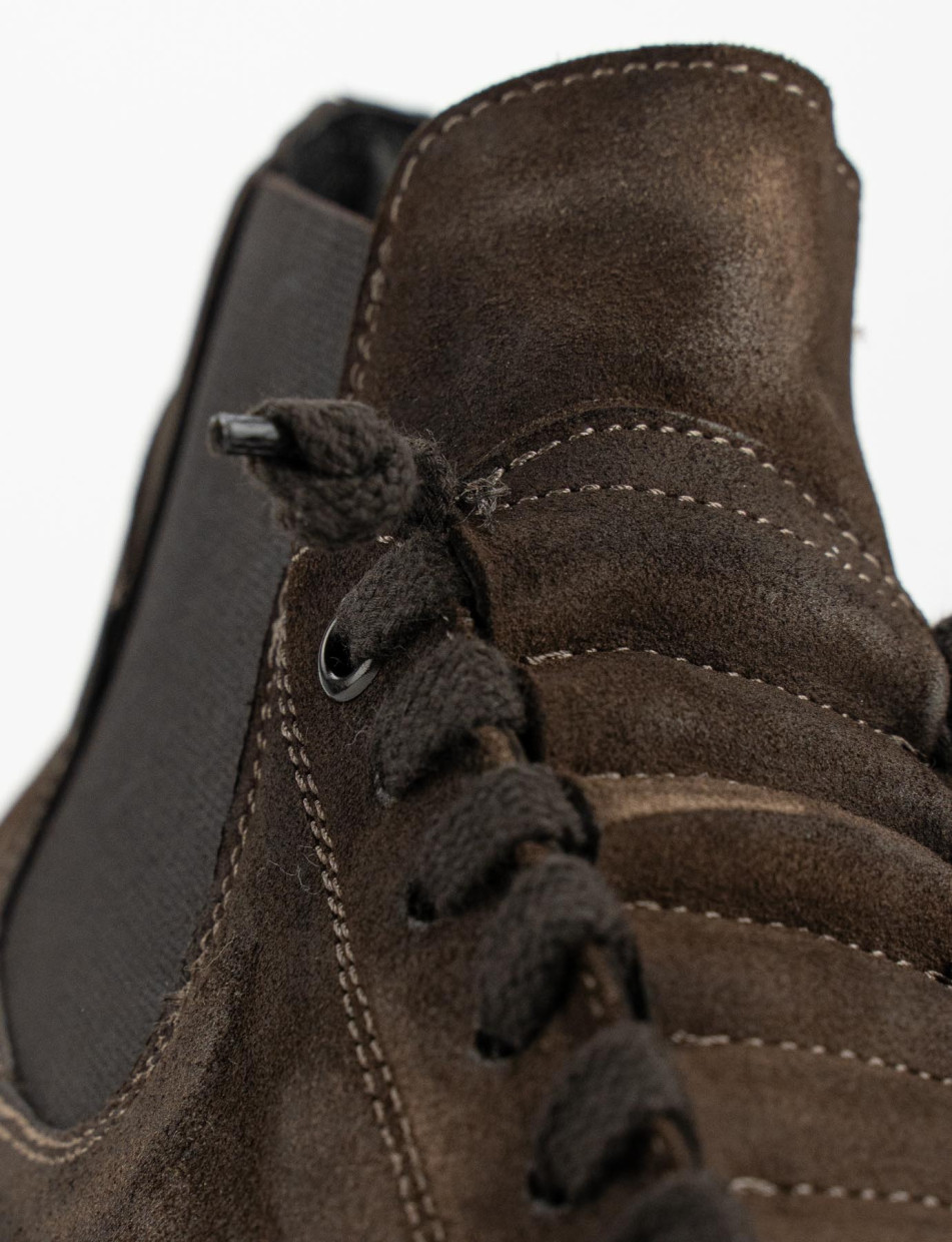 Sneakers dark brown chamois