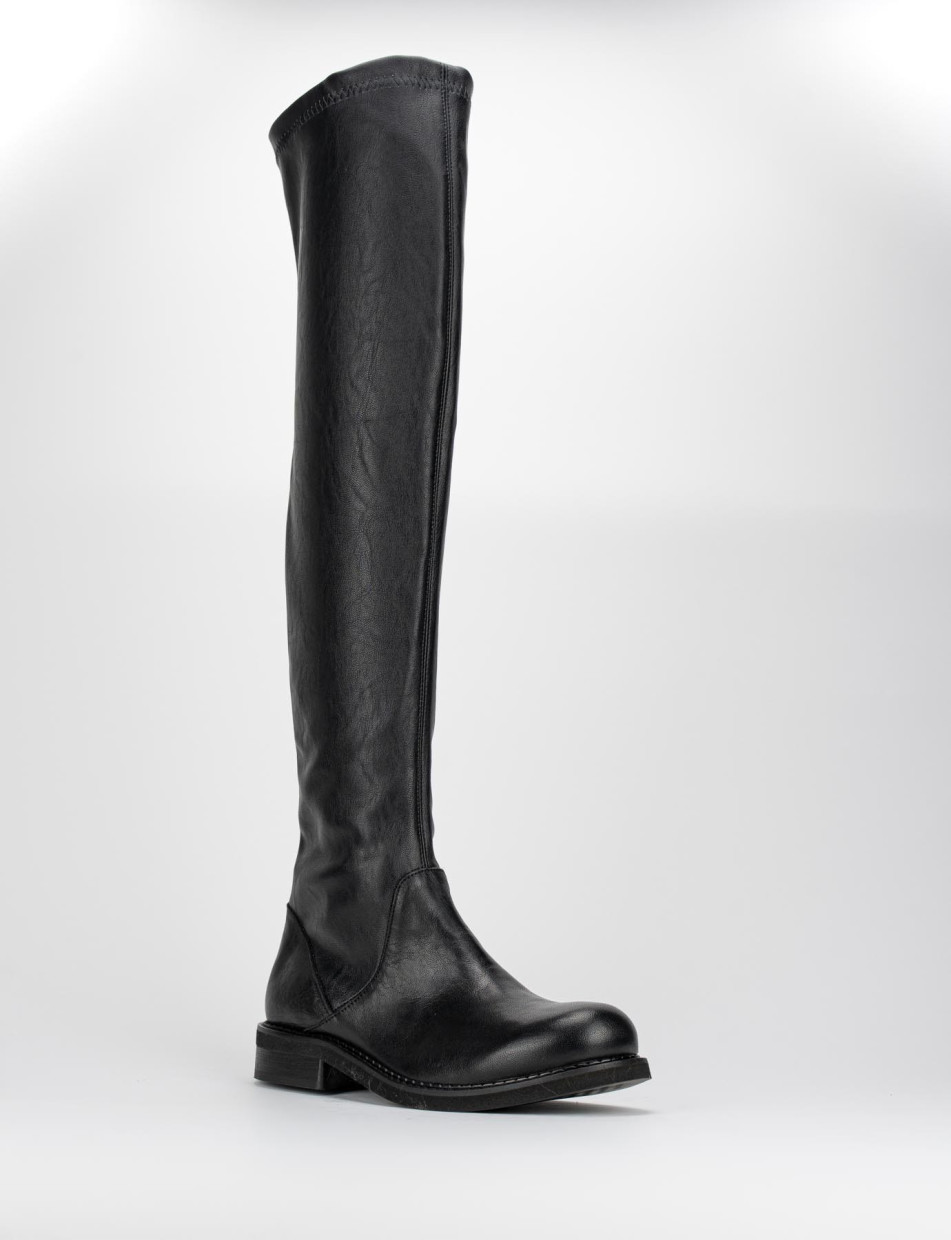 Stivale tacco 2 cm nero