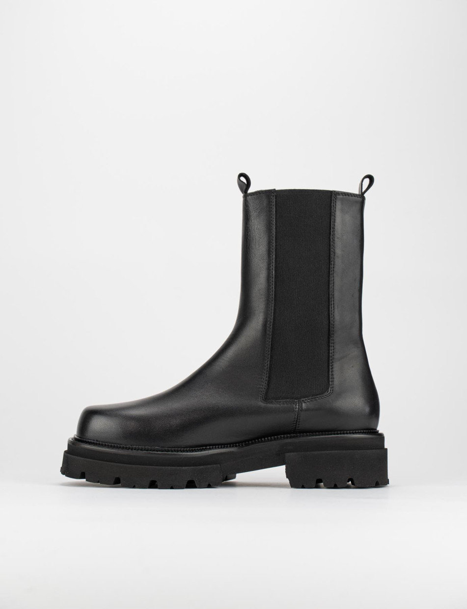 Botines de tacón bajo tacón 2 cm negro cuero