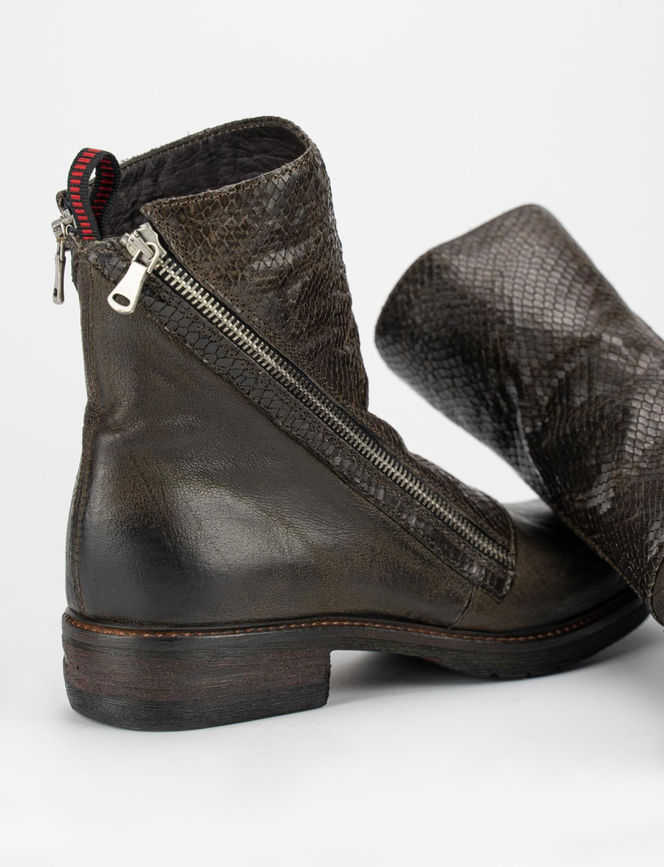 Botines de tacón bajo tacón 2 cm marrón oscuro cuero