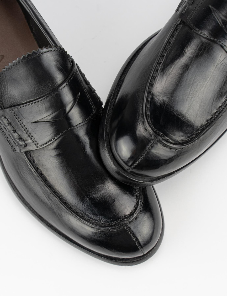 Mocasines tacón 2 cm negro cuero