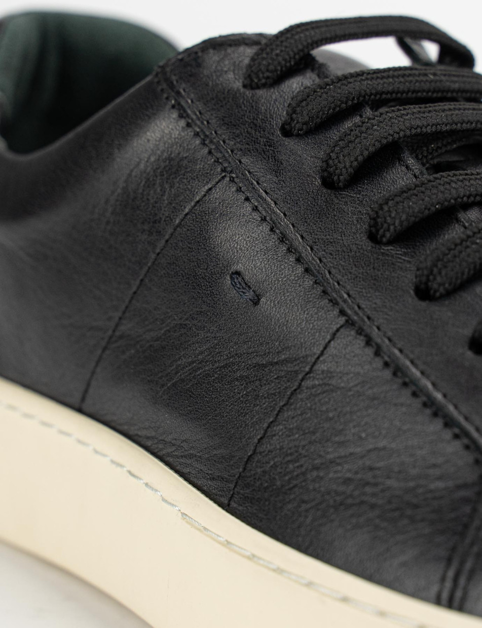 Zapatillas deportivas negro cuero