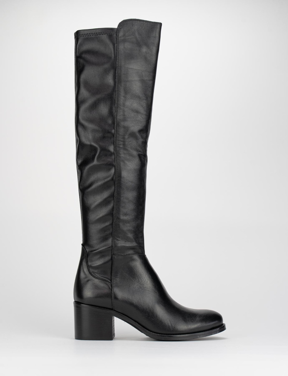 stivale tacco 5 cm nero
