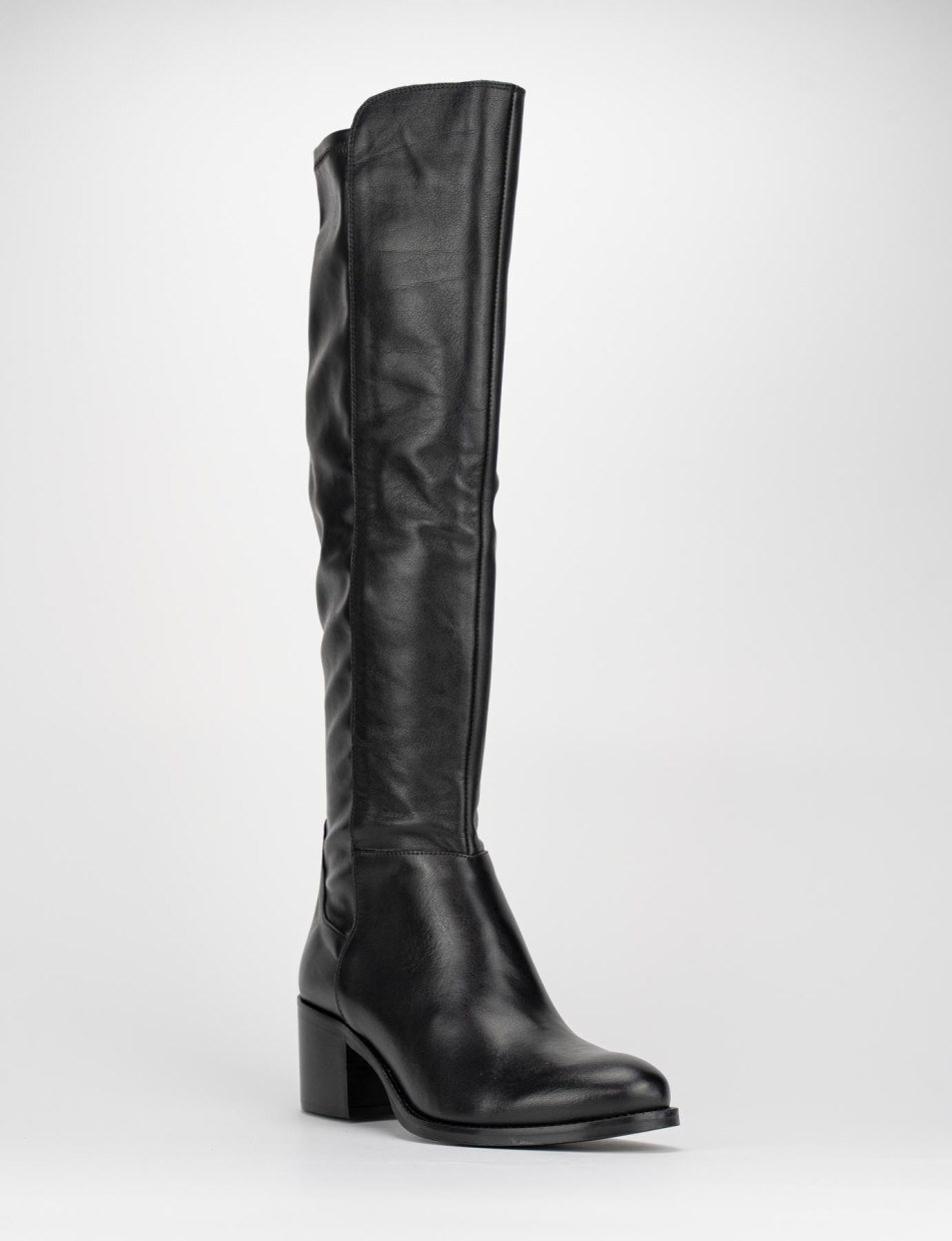 stivale tacco 5 cm nero
