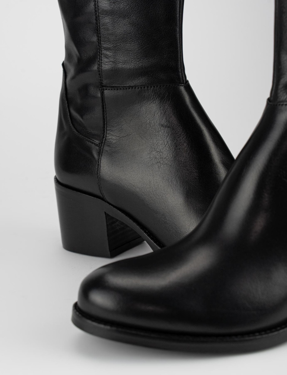 stivale tacco 5 cm nero