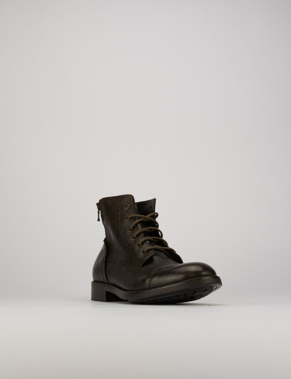 Botas militares marrón oscuro cuero