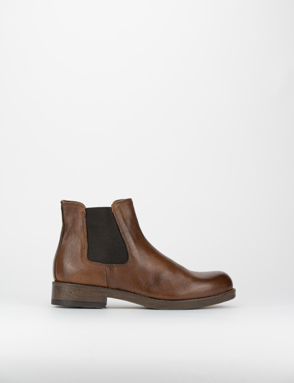 Botines de tacón bajo tacón 2 cm marrón cuero
