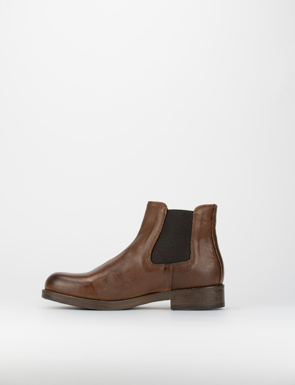 Botines de tacón bajo tacón 2 cm marrón cuero