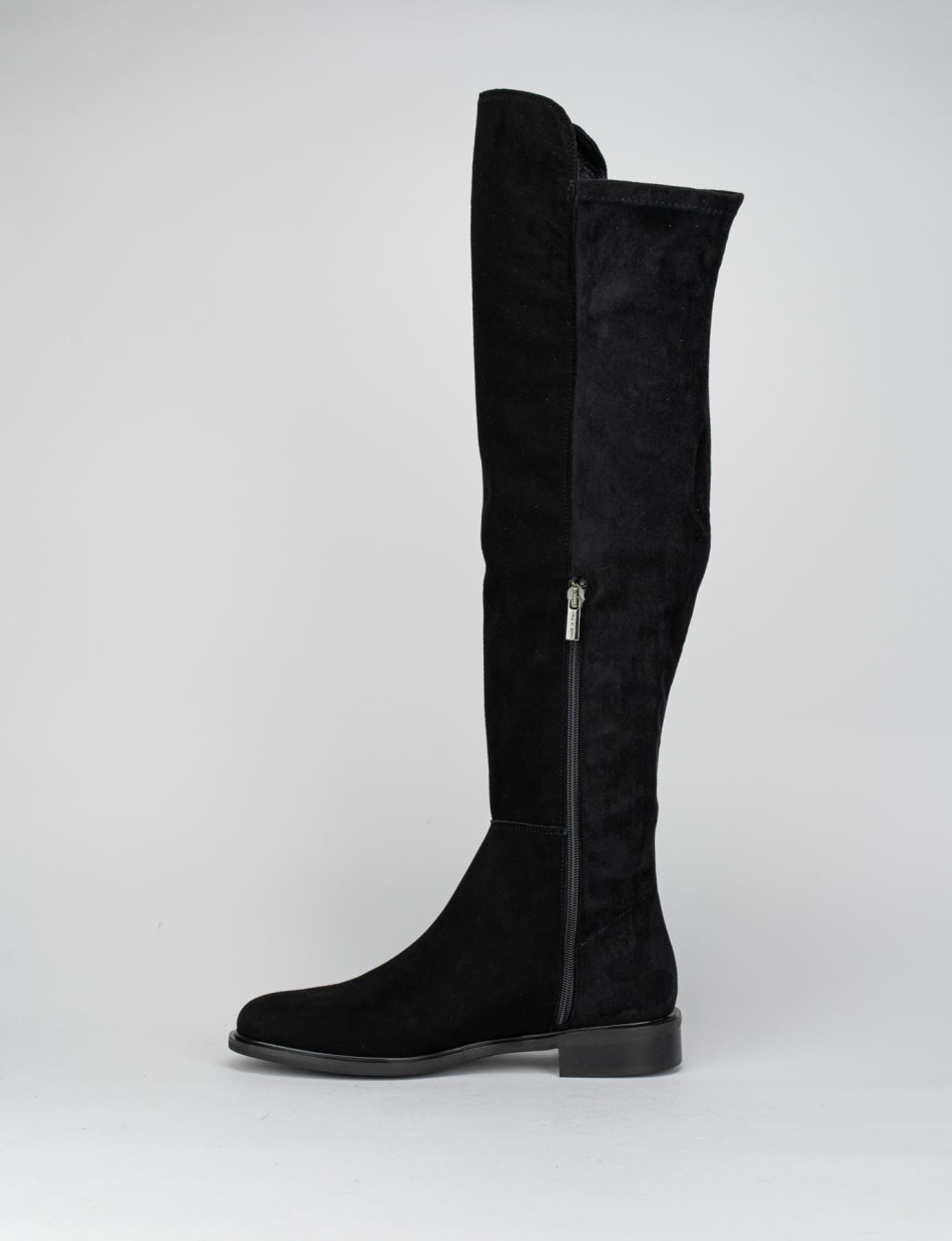 Low heel boots heel 3 cm black chamois
