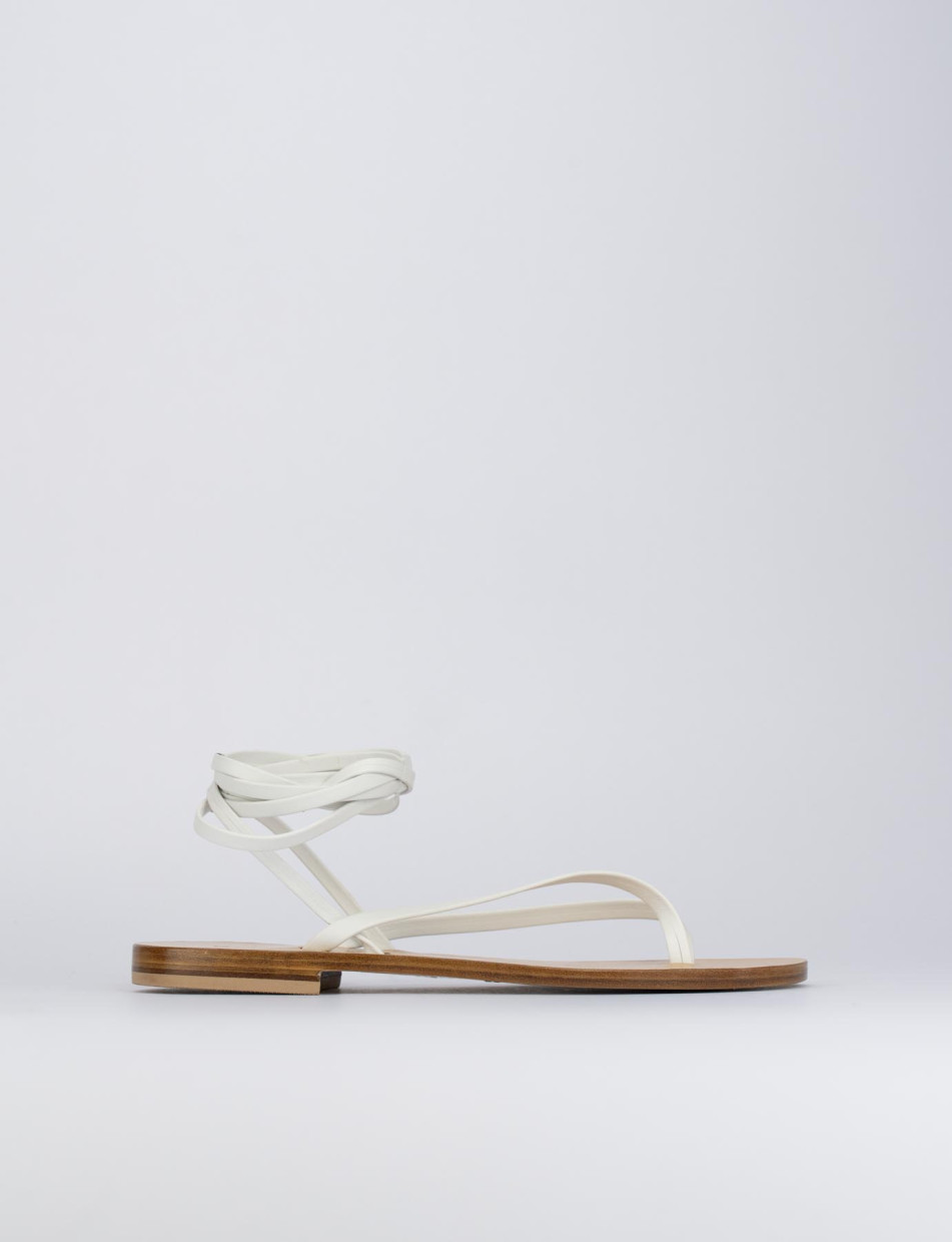 Low heel sandals heel 1 cm white leather