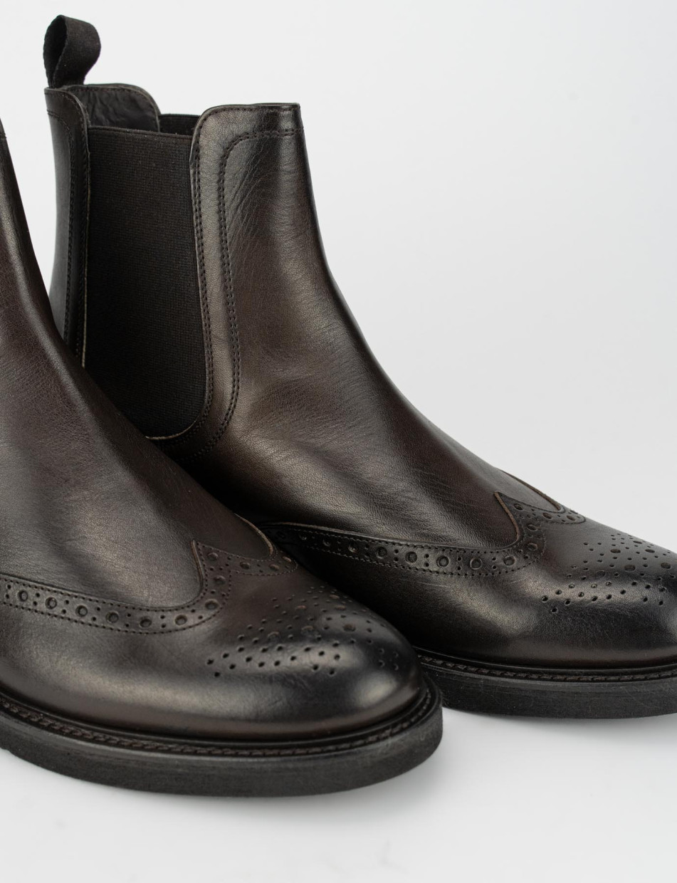 Botines tacón 2 cm marrón oscuro cuero