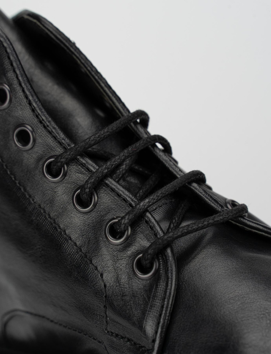 Botas militares tacón 2 cm negro cuero