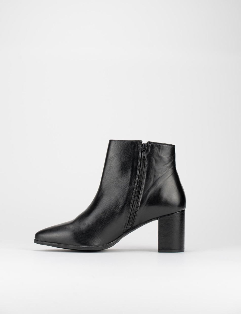 Botines de tacón alto tacón 5 cm negro cuero