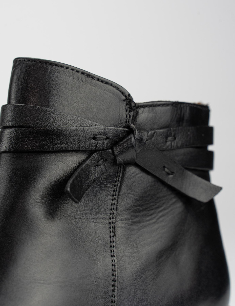 Low heel ankle boots heel 3 cm black leather