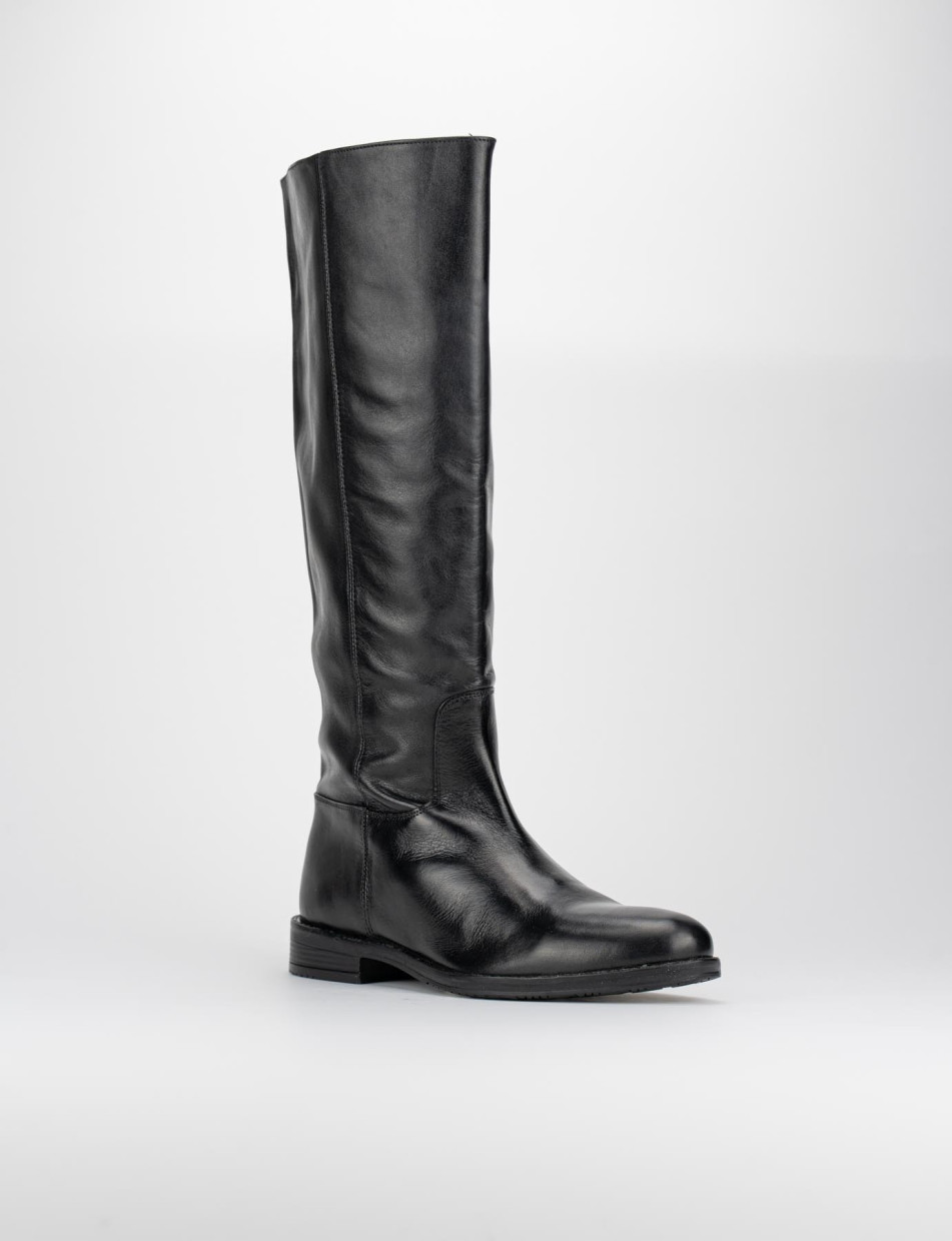 Low heel boots heel 2 cm black leather