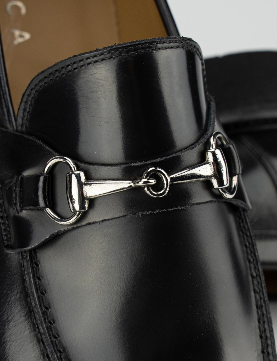 Mocasines tacón 2 cm negro cuero