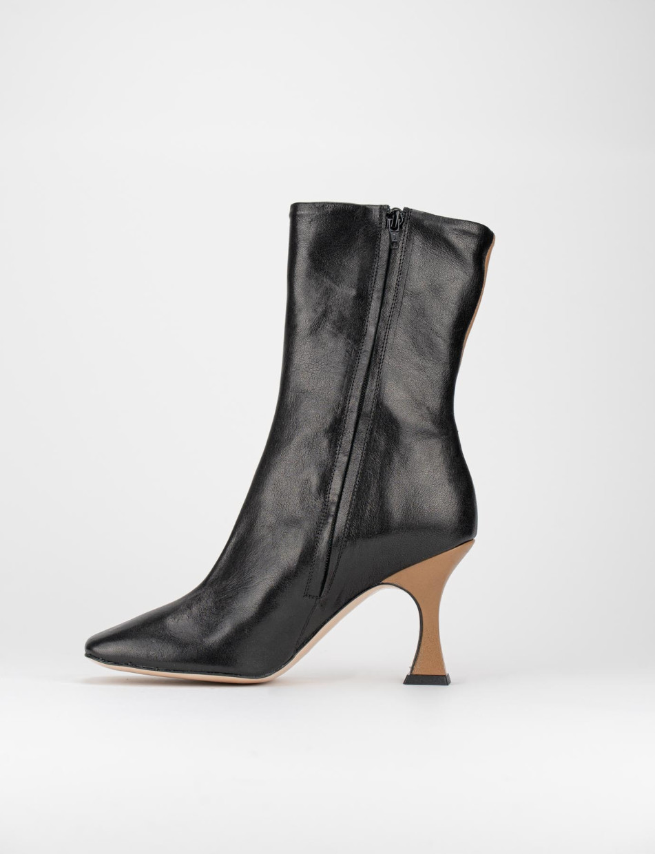 Stivale tronchetto tacco 9 cm nero