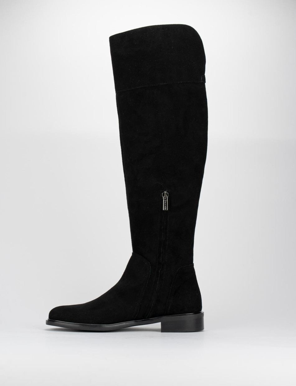 Stivale tacco 3 cm nero