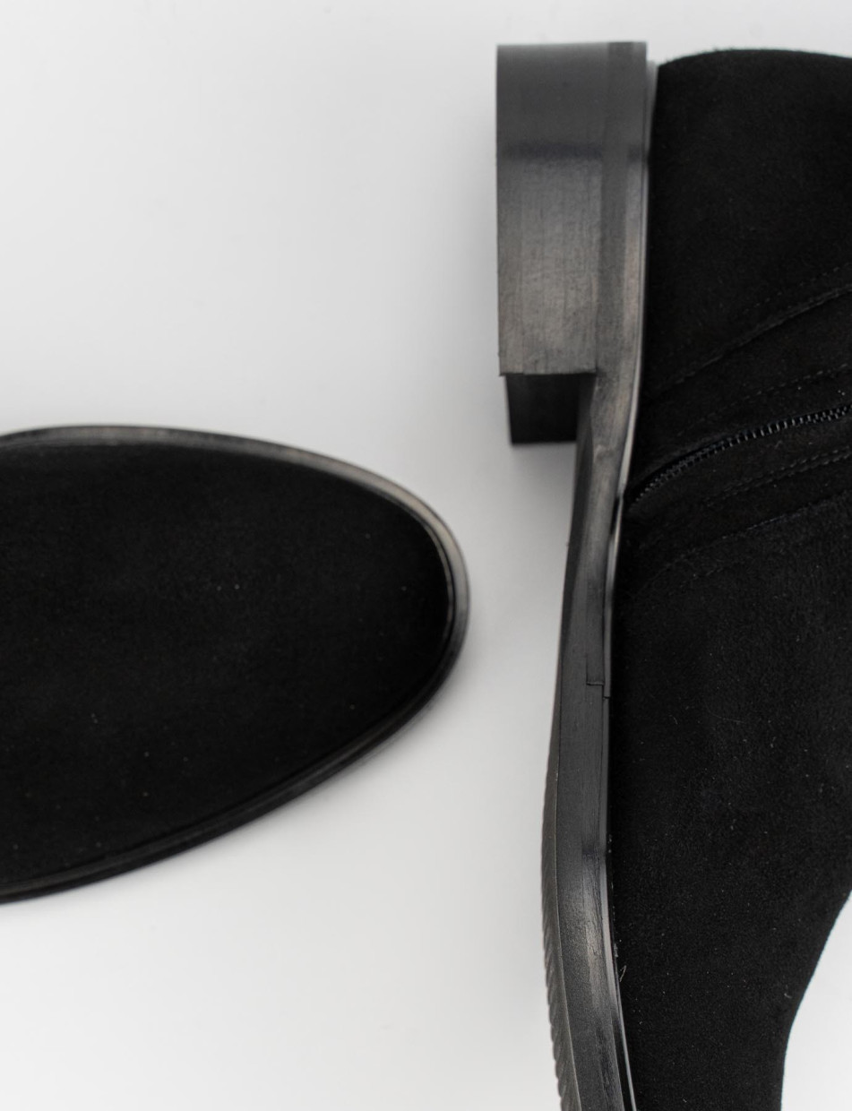 Stivale tacco 3 cm nero