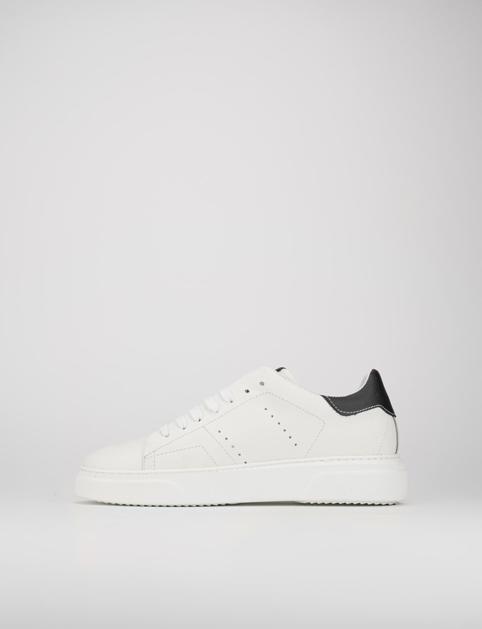 Zapatillas deportivas blanco cuero
