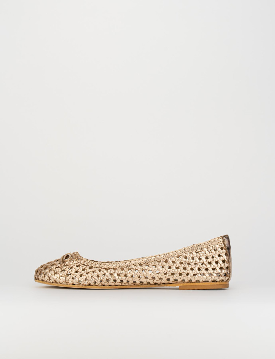 Flat shoes heel 1 cm gold leather