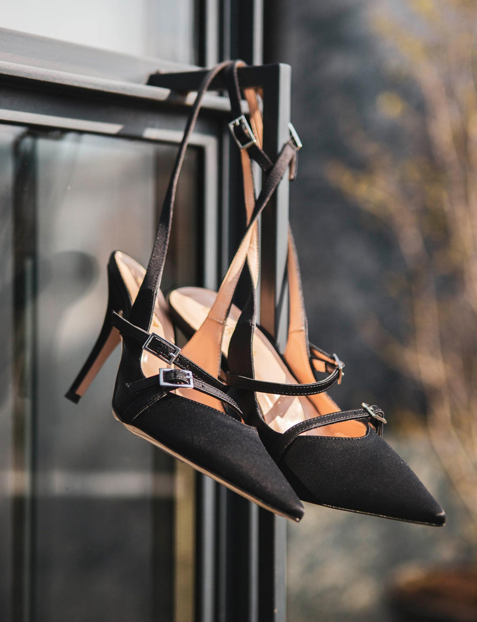 Pumps heel 9 cm black satin