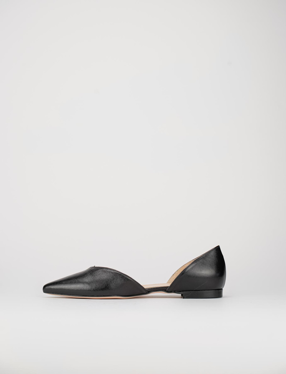 Flat shoes heel 1 cm black leather