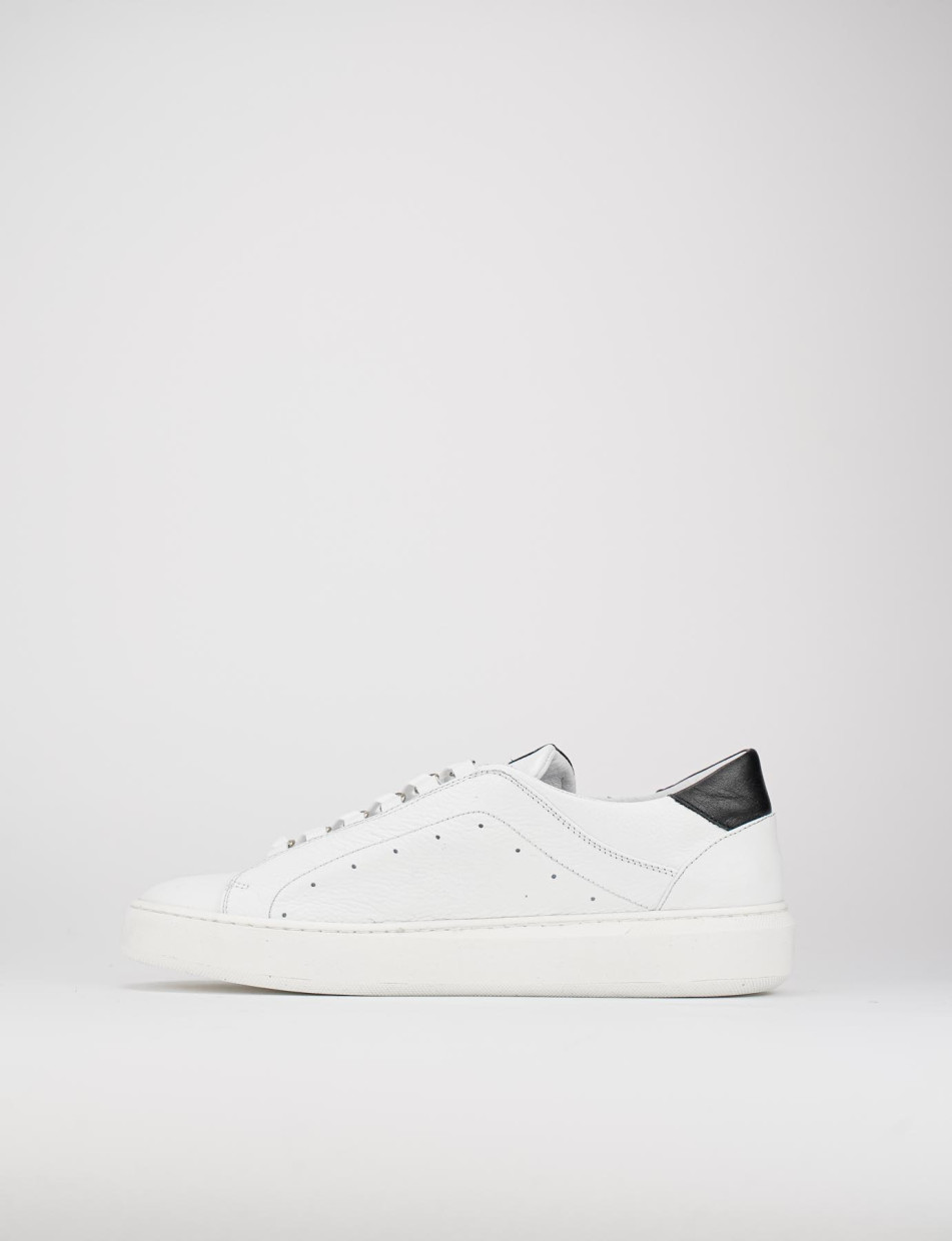 Zapatillas deportivas blanco cuero
