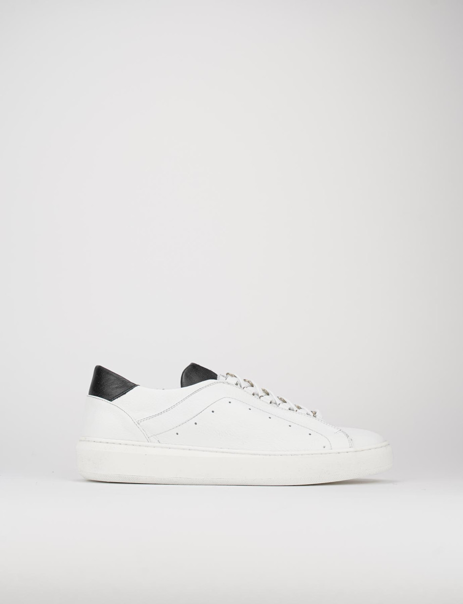 Zapatillas deportivas blanco cuero