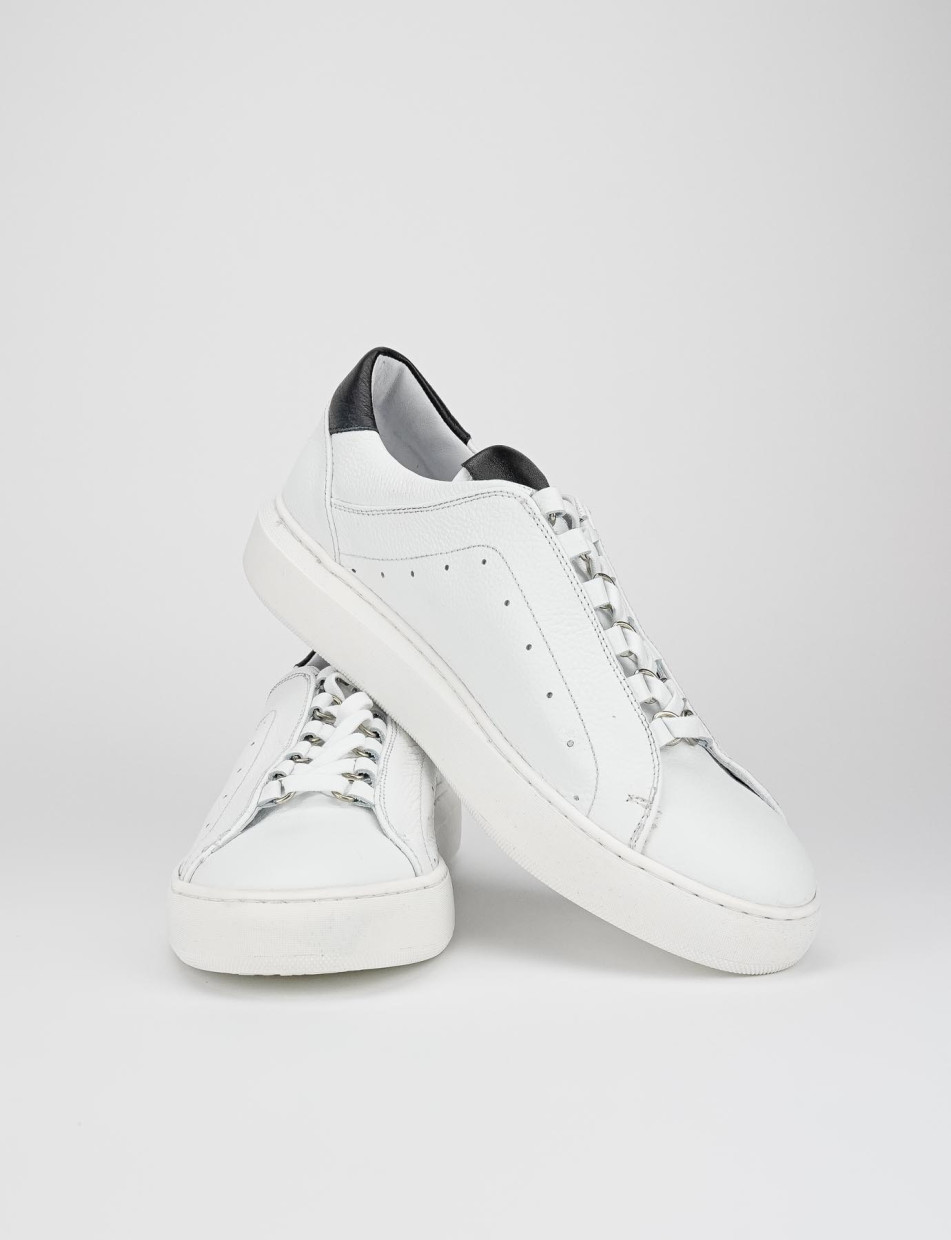 Zapatillas deportivas blanco cuero