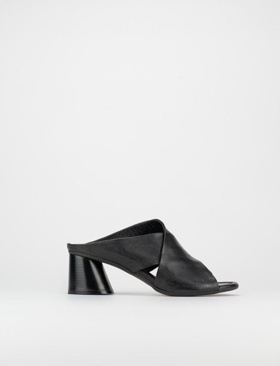 Mules tacón 5 cm negro cuero