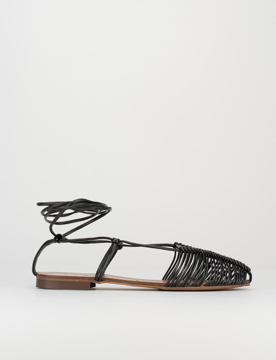 Sandalias de tacón bajo tacón 1 cm negro cuero