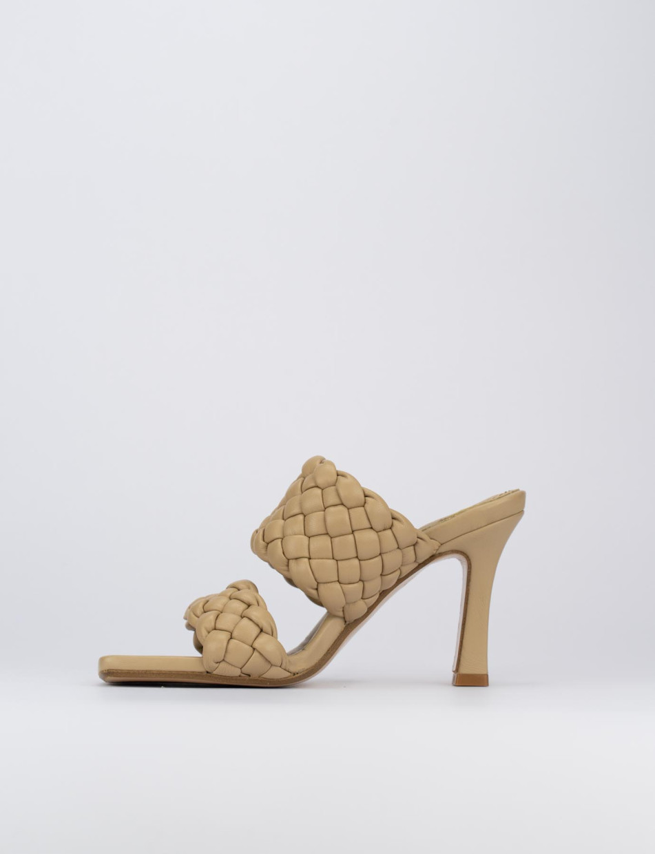 Mules tacón 9 cm beis cuero