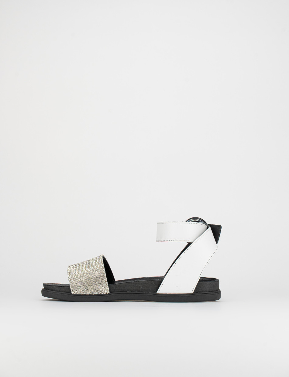 Sandalo tacco 1 cm nero pelle