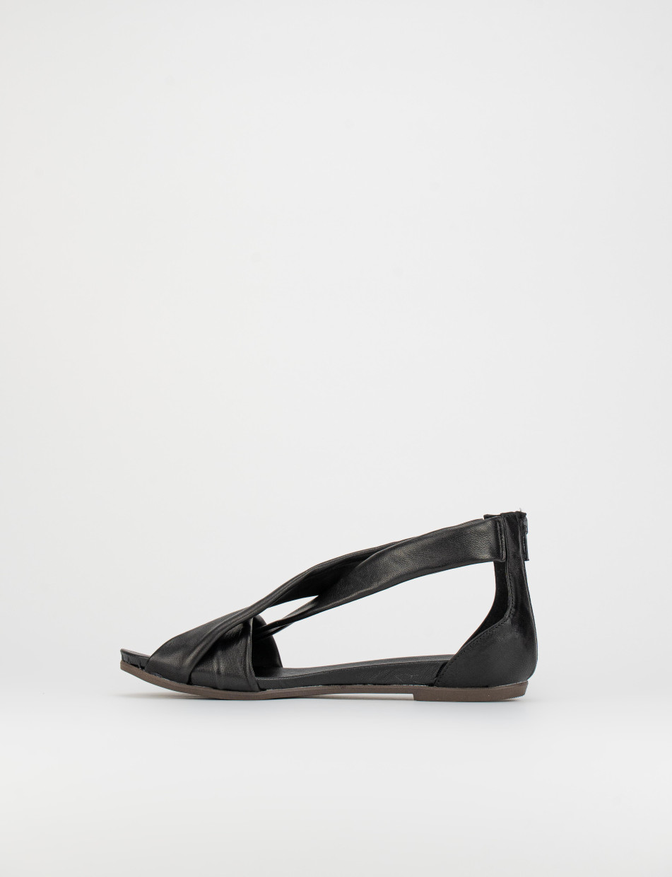 Low heel sandals heel 1 cm black leather