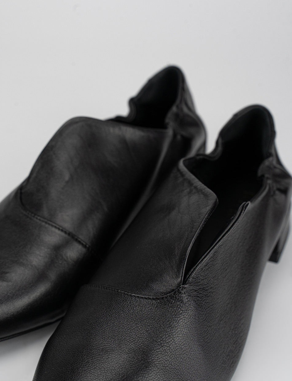 Mocasines tacón 1 cm negro cuero