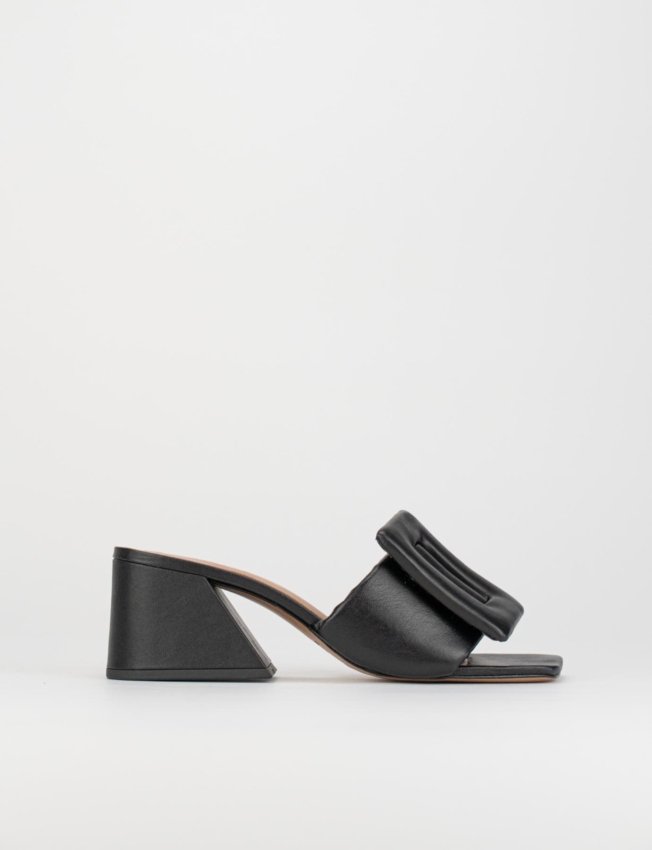 Mules tacón 5 cm negro cuero