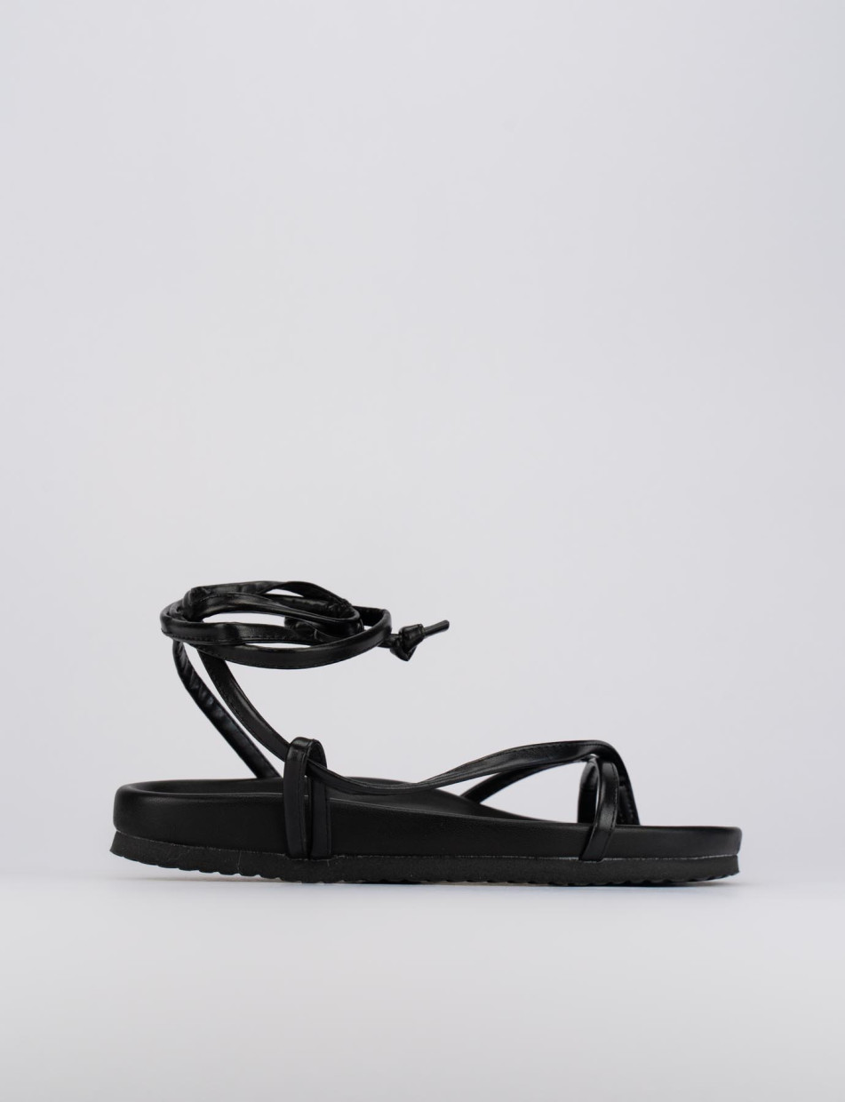 Sandalias de tacón bajo negro cuero