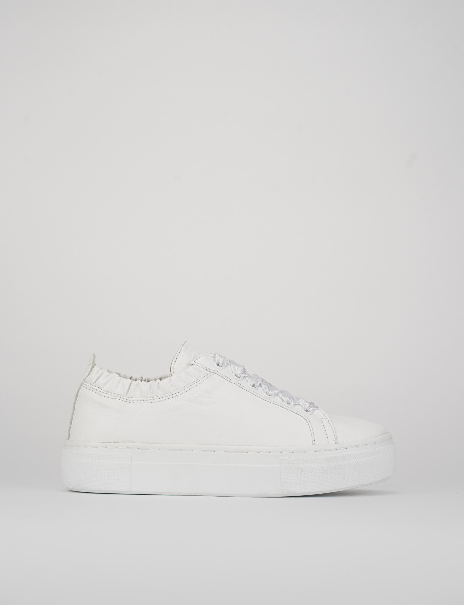 Zapatillas deportivas blanco cuero