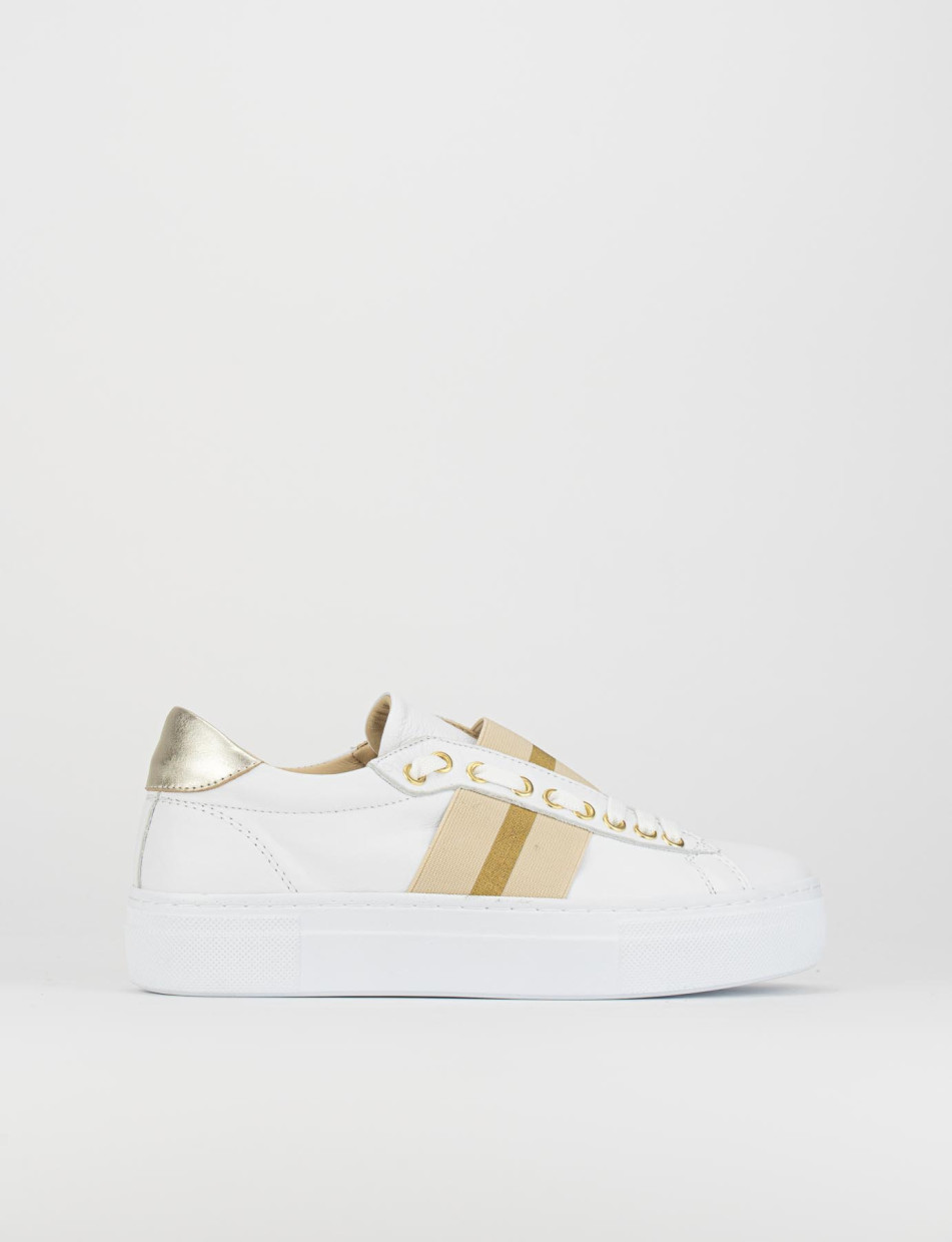 Zapatillas deportivas tacón 1 cm blanco cuero