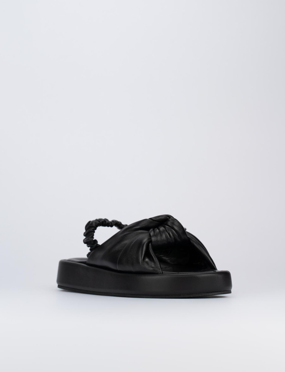 Sandalo tacco 1 cm nero pelle