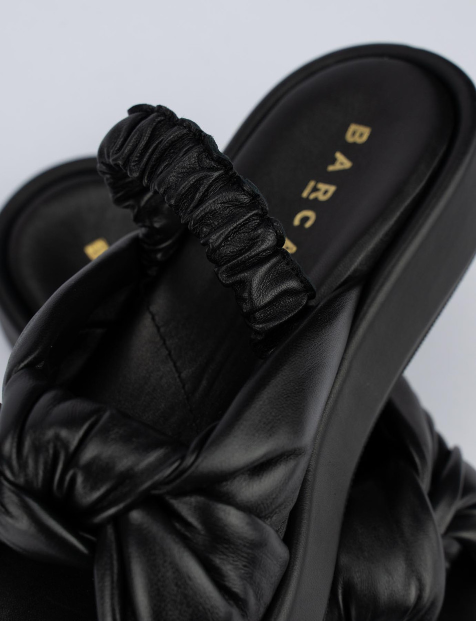Sandalo tacco 1 cm nero pelle