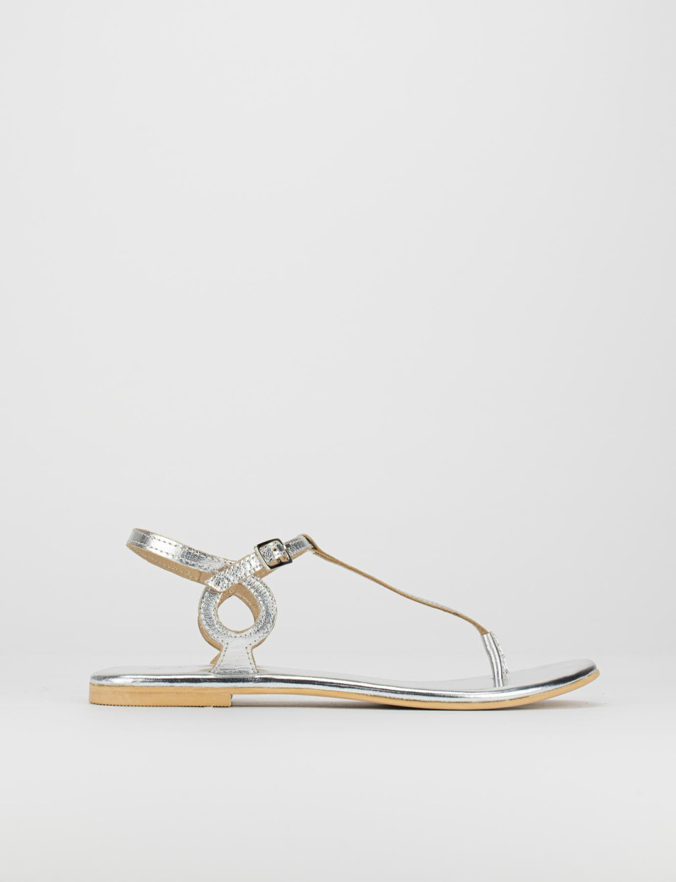 Sandalias de dedo tacón 1 cm plata cuero