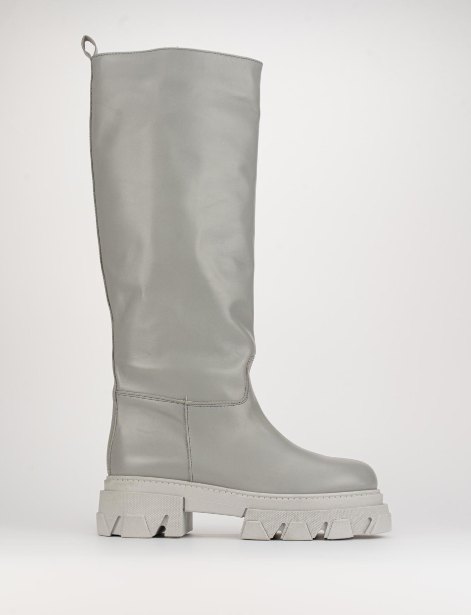 Botas de tacón bajo tacón 2 cm gris cuero