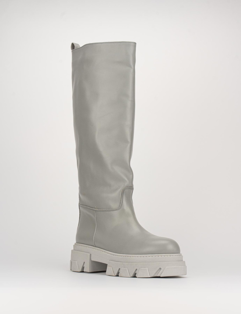 Botas de tacón bajo tacón 2 cm gris cuero
