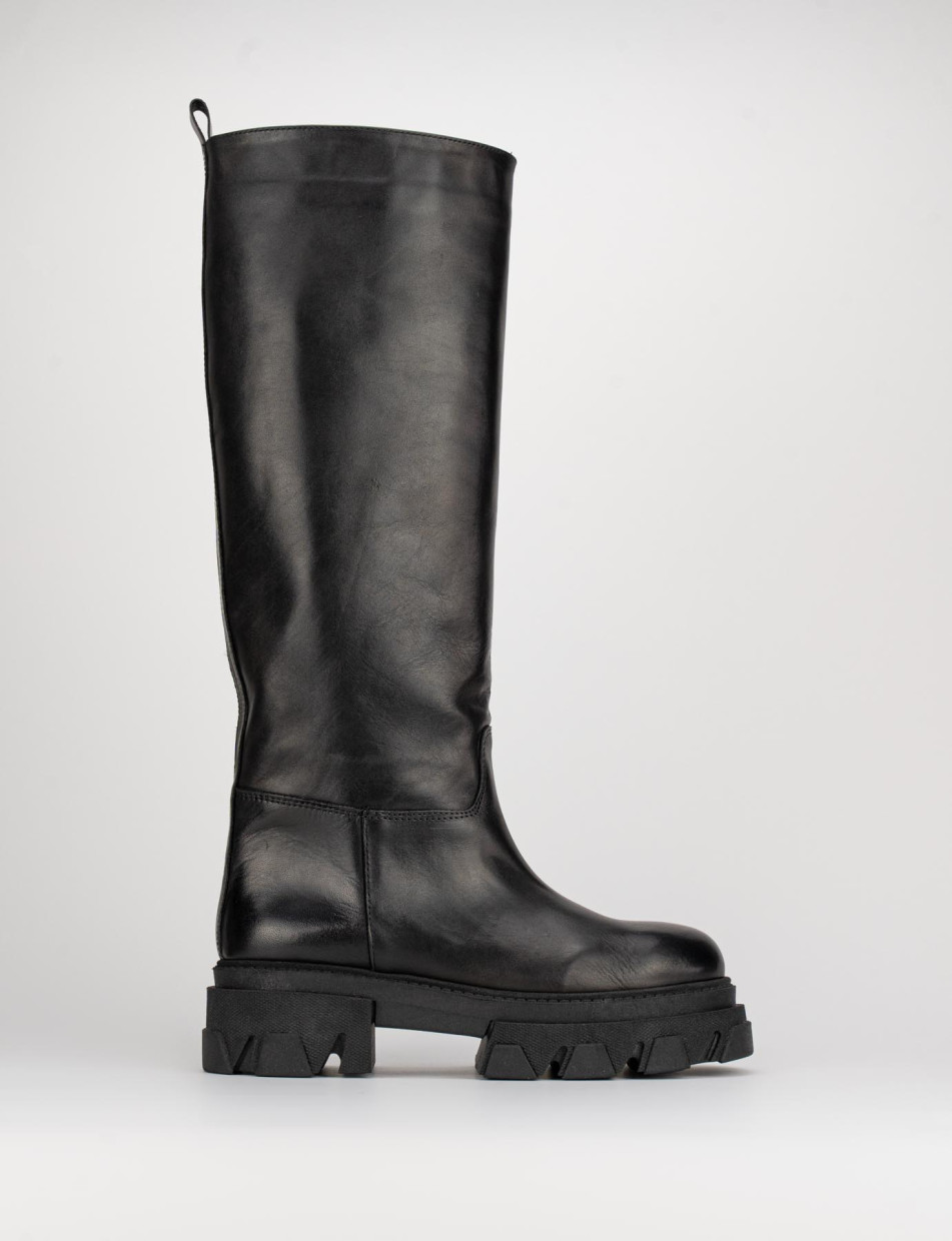 Botas de tacón bajo tacón 2 cm negro cuero