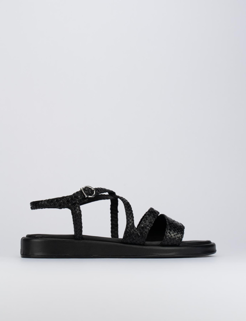 Low heel sandals heel 1 cm black leather